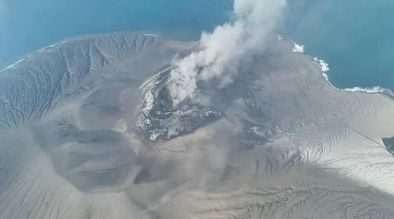 Gunung Anak Krakatau Erupsi Tiga Kali hingga Pagi Ini