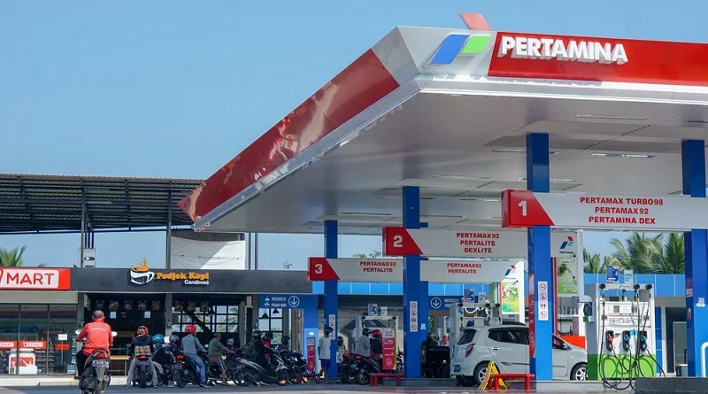 Pertamina Minta Maaf soal Antrean Panjang di SPBU Makassar