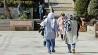 Iran Mulai Tinjau Undang-Undang Wajib Jilbab di Tengah Protes Kematian Mahsa Amini