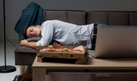 Mager Terus di Rumah? Kenali 5 Dampak Buruk bagi Kesehatan Mental