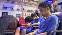 Hendak Menyamar Jadi ABK, Dua Tersangka Pembunuhan Sekeluarga Ditangkap di Indramayu
