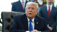 Trump Pertimbangkan Opsi Militer Saat Iran Menolak