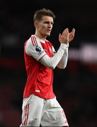Dari Ragu Jadi Yakin, Tony Adams Akui Kepemimpinan Odegaard Kini Tak Terbantahkan