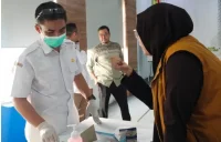 Tenaga Kesehatan Garut Divaksin Demi Lindungi Pasien