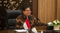 Airlangga Sebut WFH Dinilai Efektif Tekan Konsumsi BBM Nasional