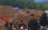 Longsor di Sumbar, Sembilan Penambang Emas Ilegal Tewas