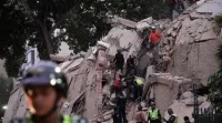 Ayah dan Anak Ditemuka Selamat Setelah Empat Hari Terkubur Reruntuhan Gempa Venezuela