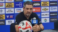 Pelatih Arema FC Puji Kekuatan Persib Jelang Laga Perdana