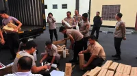 Polri Salurkan Logistik dan Oksigen untuk Penanganan Karhutla