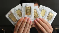 Harga Emas Antam Turun Rp7.000, Jadi Rp2,368 per Gram