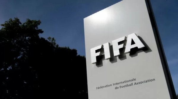 FIFA Menjatuhkan Dua Sanksi ke PSSI