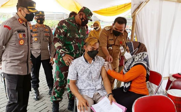 Bupati Targetkan Vaksinasi Capai 50 Persen Di Bulan November