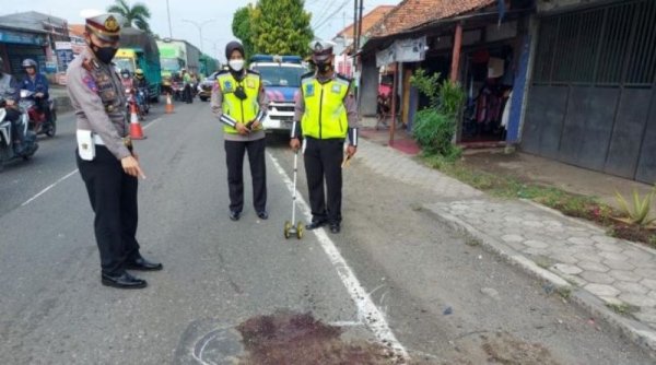 Terlindas Angkot, Mahasiswi  Tewas