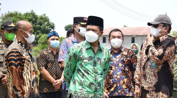Bupati Bandung Tinjau Lokasi Rencana Pembangunan Sekolah di Rancaekek