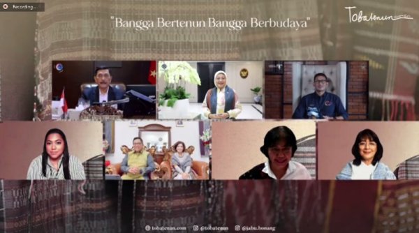 Memperingati Hari Ulos Nasional 2021; Tobatenun Gelorakan Semangat “Bangga Bertenun Bangga Berbudaya”