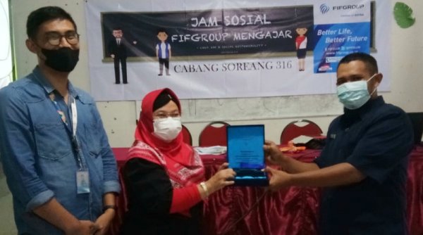 FIFGroup Soreang Gelar Jam Mengajar “Sosialisasi Safety Riding" di SMK Angkasa 2 Margahayu