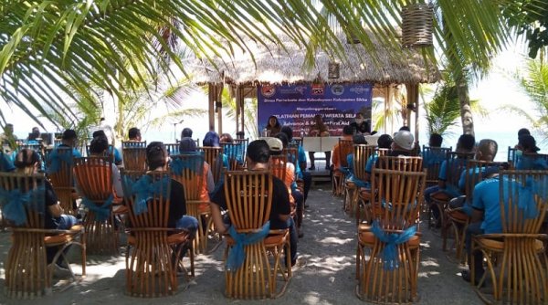 Tingkatkan Motivasi dan Kompetensi, Disparbud Sikka Latih 20 Pemandu Wisata Selam