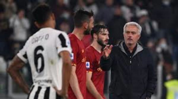 Juventus Hajar Roma, Barcelona Comeback