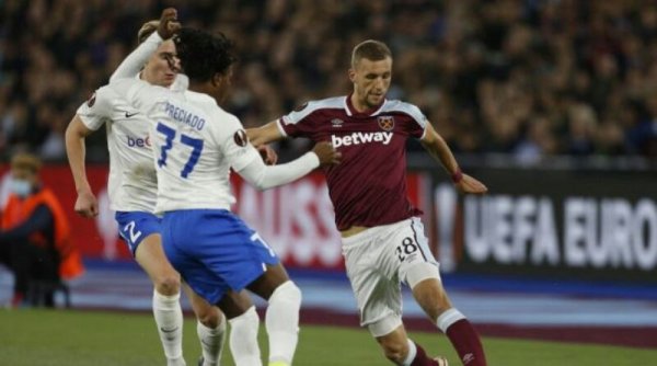 AS Roma Dibantai Setengah Lusin Gol, West Ham Tak Terbendung
