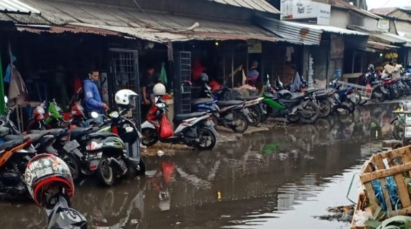 VISITIZEN | Pembangunan Pasar Baleendah Tanpa Drainase, Hujan Datang Airnya  'Naneum'