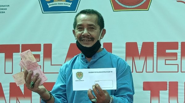 Penerima Manfaat BTPKLW Apresiasi Sistem Penyaluran di Makodim 0619/PWK