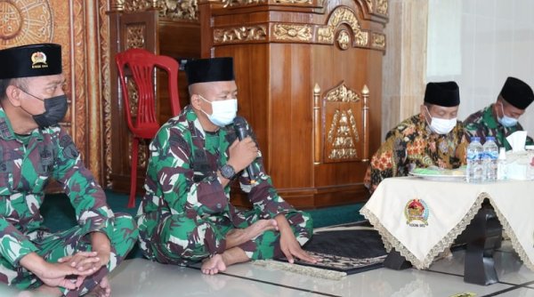 Melalui Peringatan Maulid Nabi, Dandim Lamongan Minta Personel Tingkatkan Keimanan