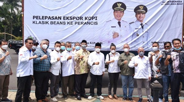 Bupati Lepas Ekspor Kopi Sunda Hejo ke Negara Perancis