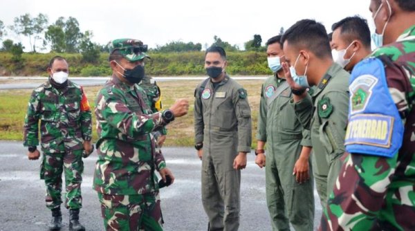 Pangdam I/BB Tinjau Langsung via Udara Latihan Tempur di Dolok Panribuan