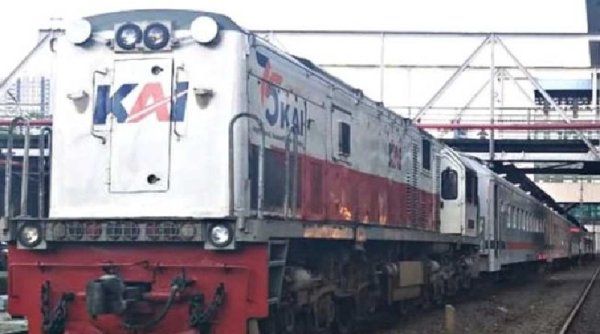 Guru, Nakes, dan Veteran di Bandung Gratis Naik Kereta Api Jarak Jauh