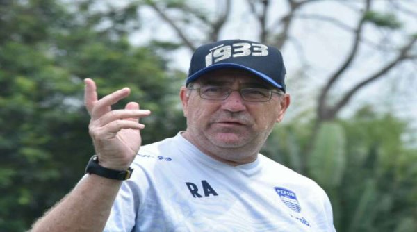 MAUNG BANDUNG: "Ngayonan" Persela, Optimistis Perpanjang Kemenangan