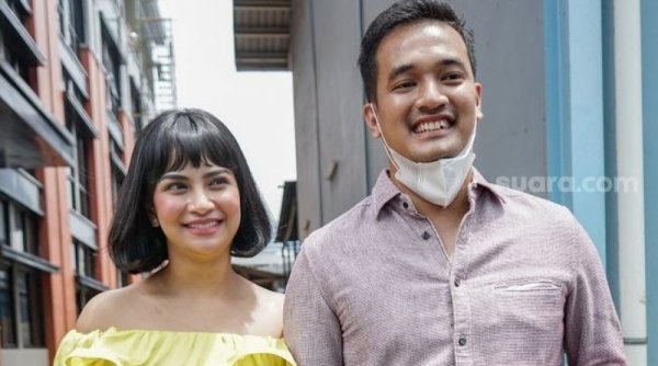 Vanessa Angel Dikabarkan Meninggal Bareng Suami Akibat Kecelakaan di Jombang