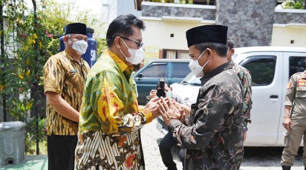 Syukuran Pensiun Kadisdik Kab. Bandung, Kang DS Berikan Apresiasi