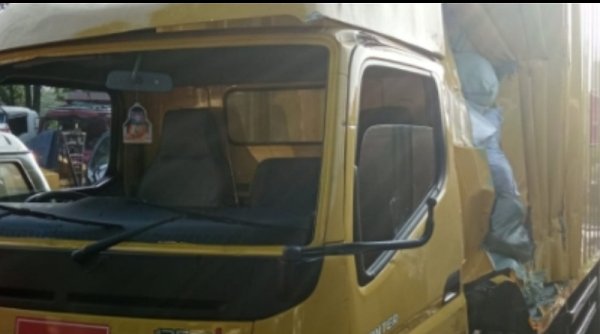 Kecelakaan Maut di Ruas Tol Cipularang Truk Hantam Truk Mengakibatkan Kernet Tewas Terpental
