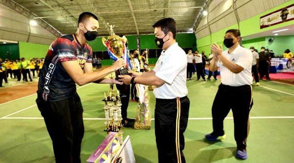 Kapolda Jatim Menutup Lomba Olahraga Hari Pahlawan