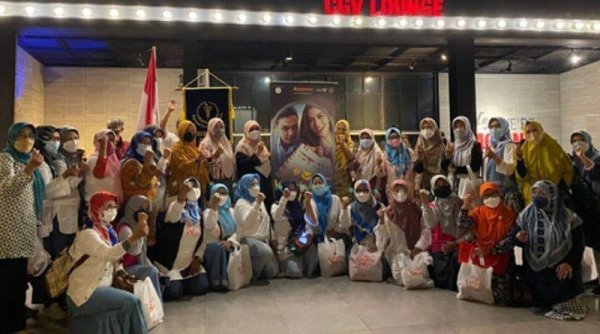 Rilis Awal Tahun Depan, Film Kartu Pos Wini Sajikan Asam Manis Hidup dan Romansa di Tengah Kanker