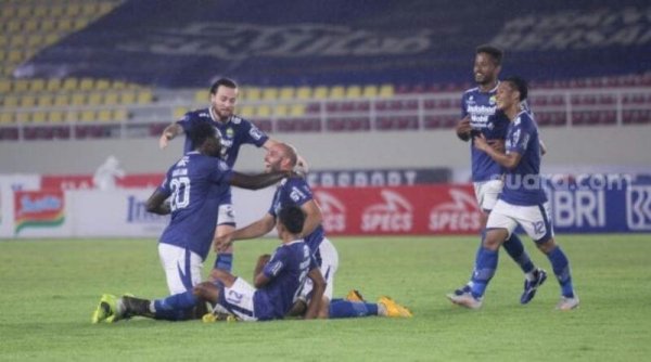HASIL & JADWAL BRI LIGA 1: Usai Habisi Persela, Persib Bandung Kembali Geser Bhayangkara FC dari Puncak Klasemen