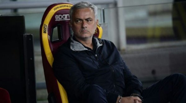 AS Roma Tumbang Lawan Venezia, Tekanan Pemecatan Jose Mourinho Mulai Menguat