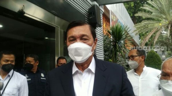 Luhut: Pemerintah Akan Larang Perayaan Tahun Baru 2022