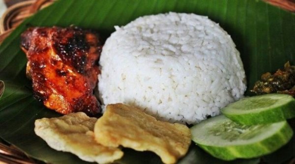 Sudah Siapkan Nasi Kotak untuk Dosen, Sidang Mahasiswa Ini Malah Diundur