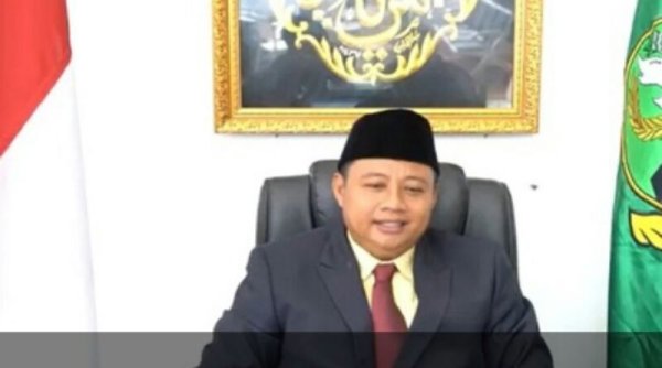 Uu Ruzhanul Dapat Anugerah Pemimpin Inspiratif Jabar