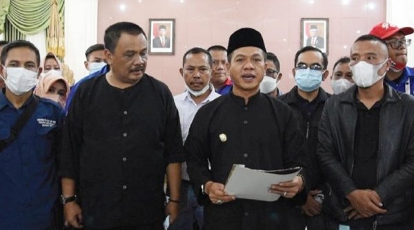 Bupati Bandung Rekomendasikan Upah Minimum dari Sekira Rp 3,2 Juta Menjadi Lebih Rp. 3,5 Juta