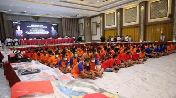 Polda Jatim Pamerkan 262 Tersangka Kasus Curas, Curat dan Curanmor
