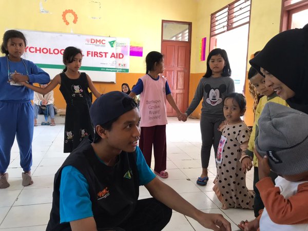 Dampingi Psikis Penyintas Erupsi Gunung Semeru, Dompet Dhuafa Hadirkan PFA