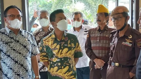 Seusai dari Kejari Bale Bandung, Bupati Dadang Supriatna Datangi DPC LVRI