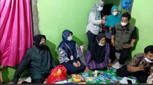 Anak Korban Kekerasan yang 7 Kukunya Dicabut Dijenguk Mensos Risma
