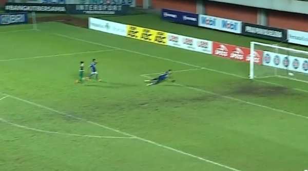 Persib Telan Kekalahan 0-3 dari Persebaya