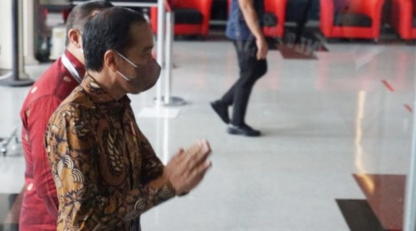 Presiden Jokowi Disambut Firli Bahuri dan Karpet Merah saat Tiba di Gedung KPK