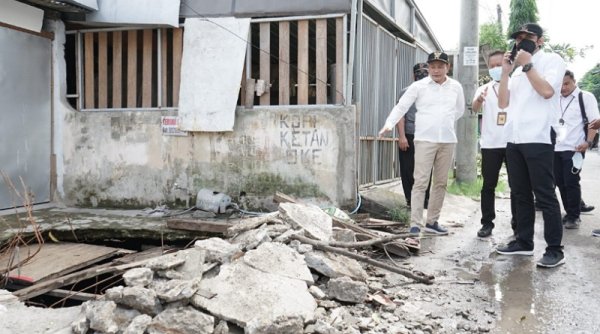 Wabup Subandi Minta Bangli diatas Kali Buntung Tambak Rejo Segera Dibongkar