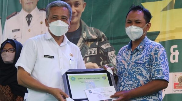 Pemkab Sidoarjo Kolaborasi dengan GP Anshor dan FKPPI Gelar Pasar Murah di Alun-Alun