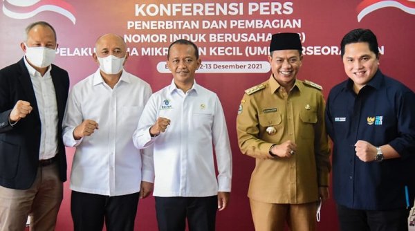 Menkop UKM Bagikan NIB Bagi Pelaku UKM di Kabupaten Bandung